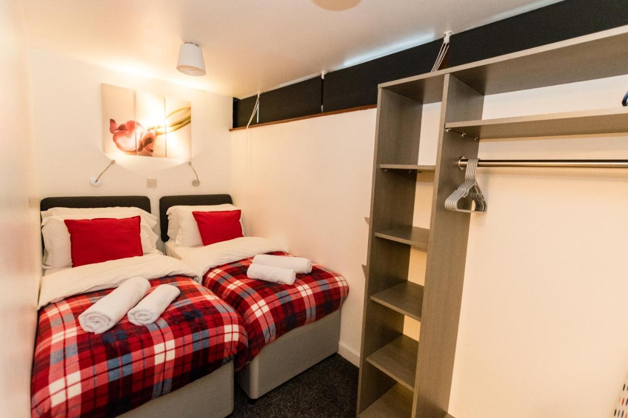 1 Bedroom Newton Apartment L Free Parking L Wigan Royal Infirmary L Haigh Hall L Central Location Dış mekan fotoğraf