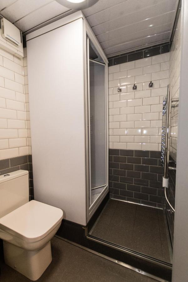 1 Bedroom Newton Apartment L Free Parking L Wigan Royal Infirmary L Haigh Hall L Central Location Dış mekan fotoğraf